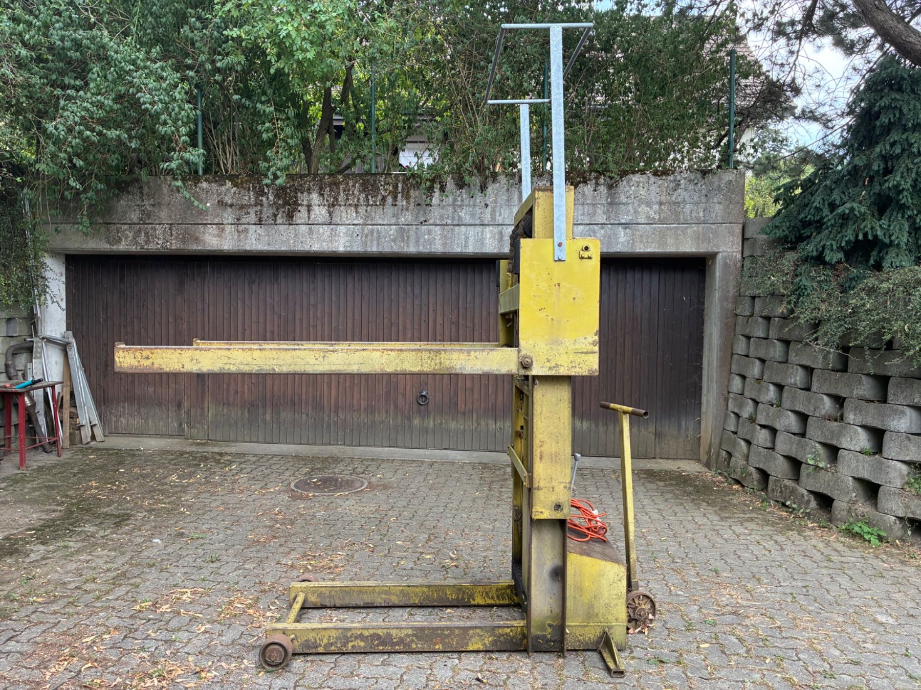 Piattaforme elevatrici & Crick: Autolift, Unic, Hebebühne, – Usato da Stallikon venduto da Nemberch2000