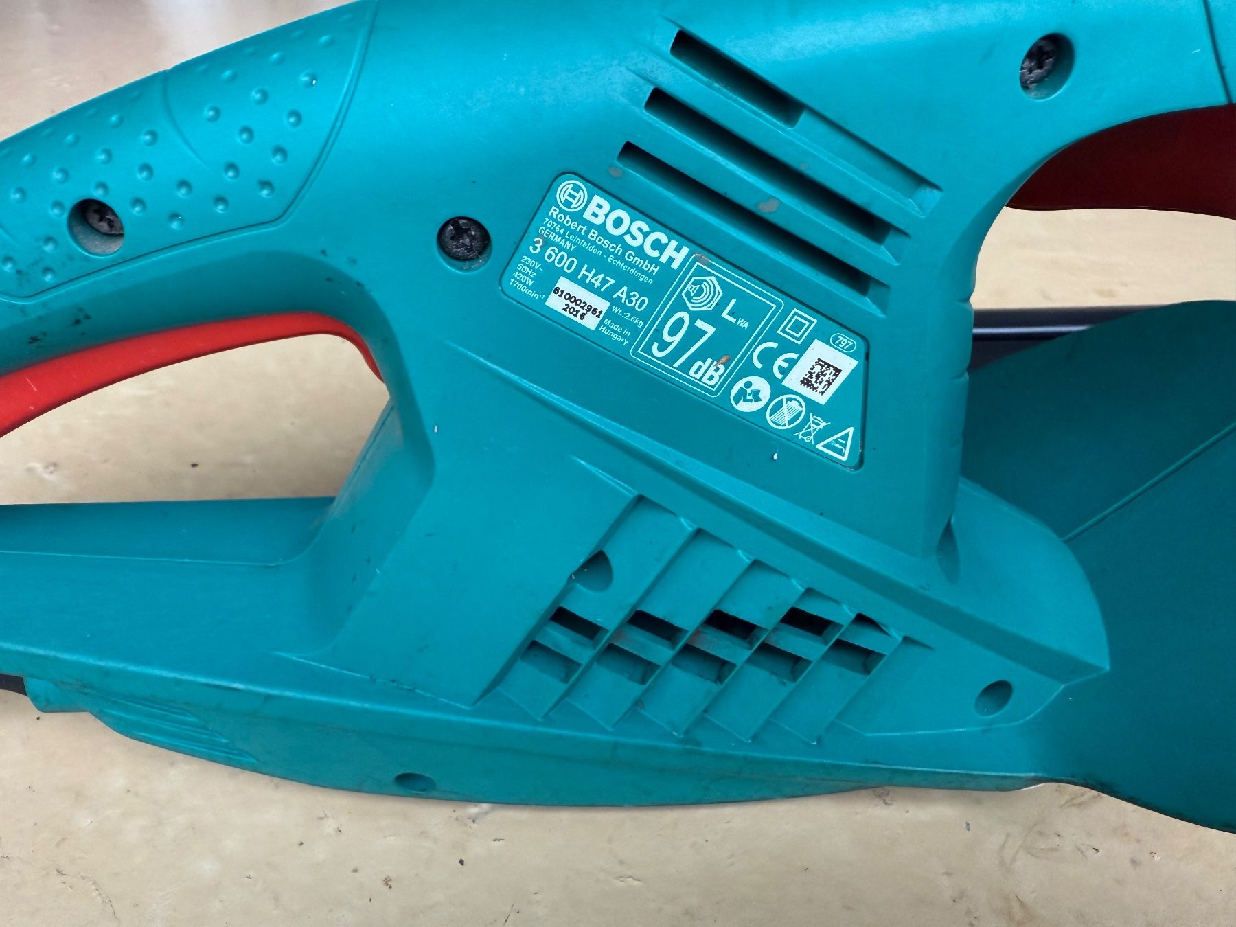 Bosch Tutti gli attrezzi: Bosch Taille-haies électique AHS 45-16 – Usato da St-Gingolph venduto da GoldenKeys 4