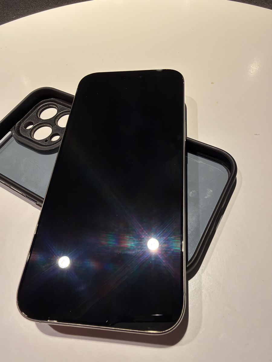 Apple Telefoni cellulari / Smartphones: iPhone 16 pro max top zustand! – Nuovo (secondo la descrizione) da Zürich venduto da Yoni_to