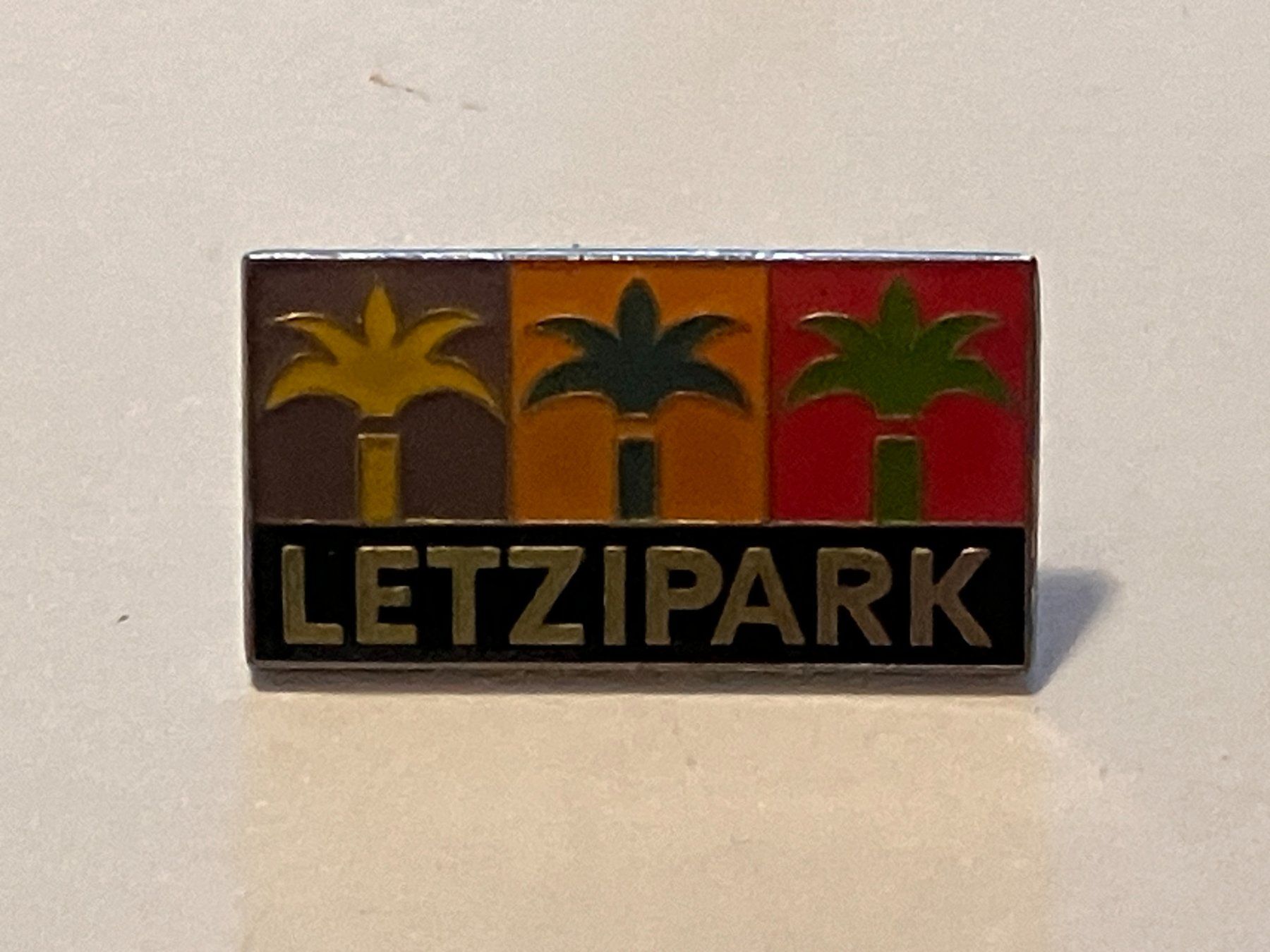 Placchette & Badge: 1 Pin Letzipark – Usato da Basel venduto da djwwpp