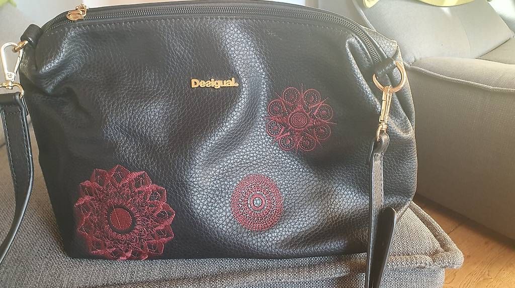 Sacs femmes: Sac Desigual – D'occasion à Verbier par jet_zpw7