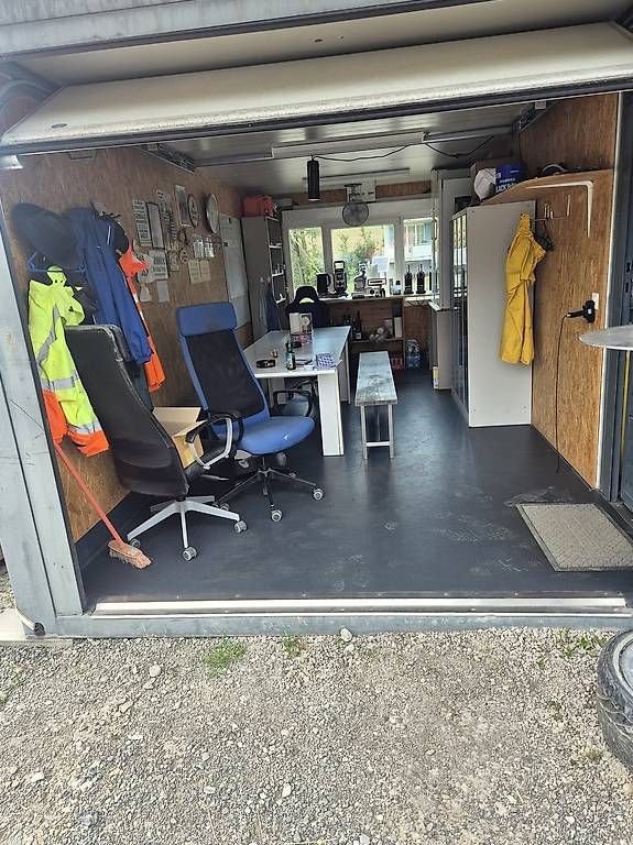 Contenitori edile: 6x3m Container als Baustellentraum – Usato da Wolhusen venduto da majesoj