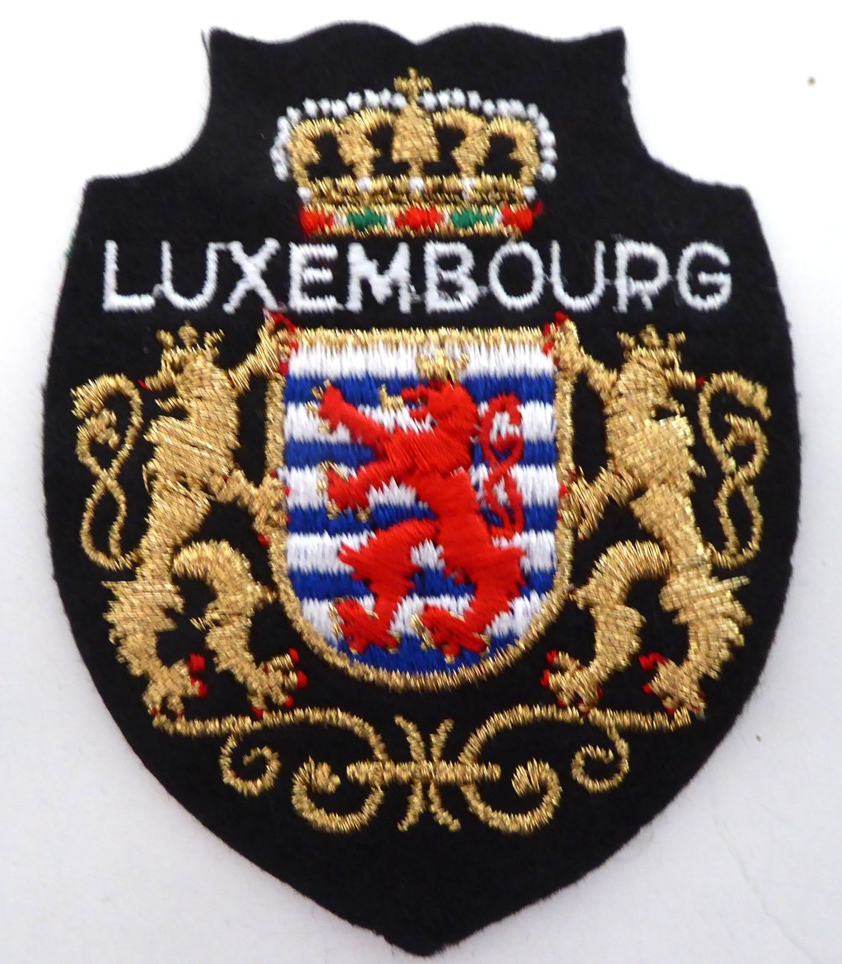 Toppe: Stoffabzeichen Luxembourg 6,5x8 cm – Usato da Aesch BL venduto da Kauri1