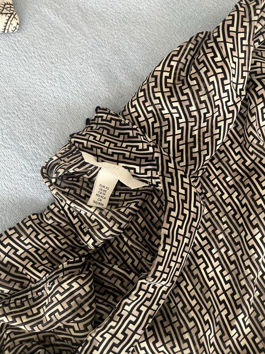 Kleiderpakete: 4 H&M Bluse, Gr. XS, verschiedene Muster, – Neu (gemäss Beschreibung) aus Olten von sae_82z2 4