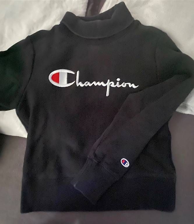 Maglioni & Felpe: Champion Pullover – Usato da Gossau SG venduto da An_mau10