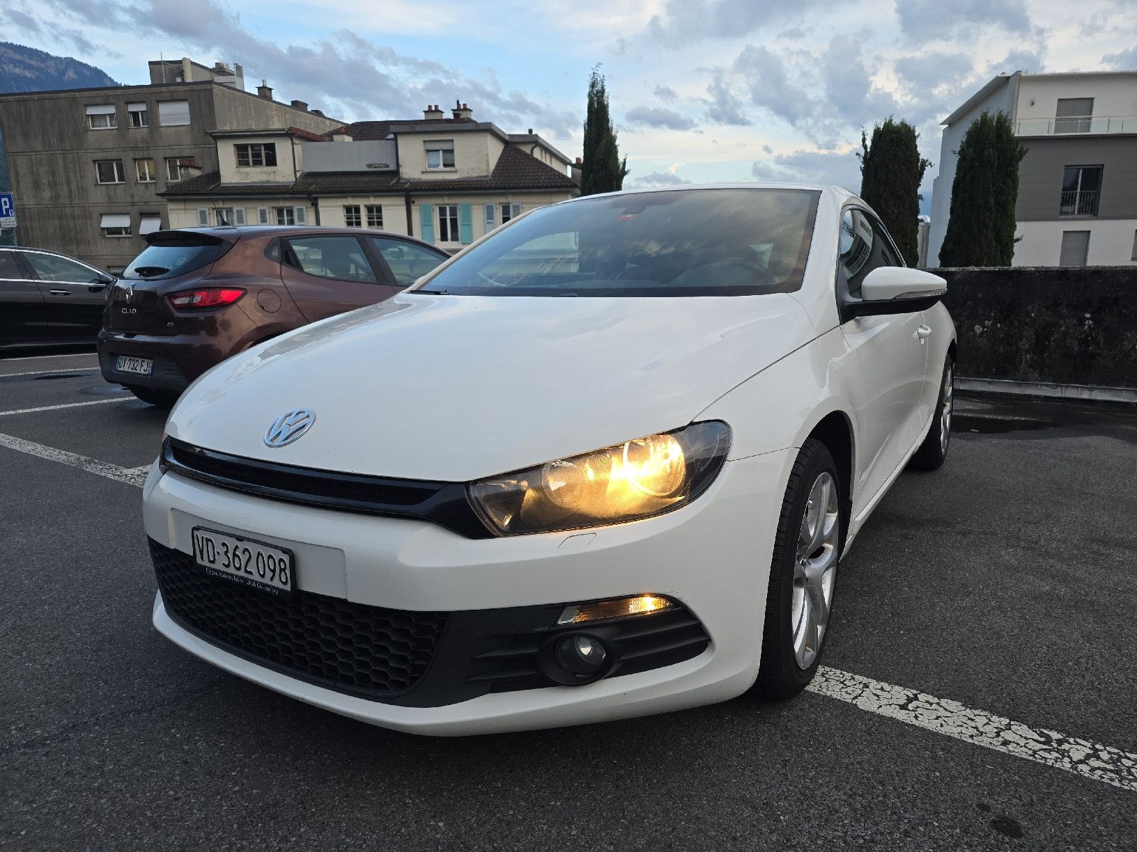 VW Automobili: VW Scirocco 2.0TSI – Usato da Montreux venduto da PremerlServices