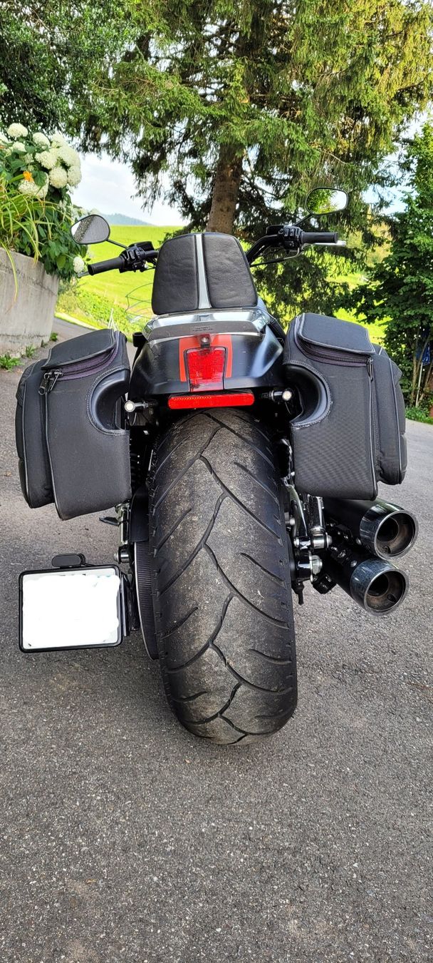 Harley-Davidson Chopper: Harley Davidson VRSCDX Night Rod Special – Gebraucht aus Schönenberg ZH von Split 3