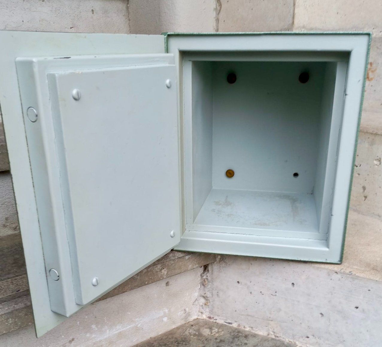 Coffre-fort: Tresor Safe – D'occasion à Burgdorf par glasrabe01 1