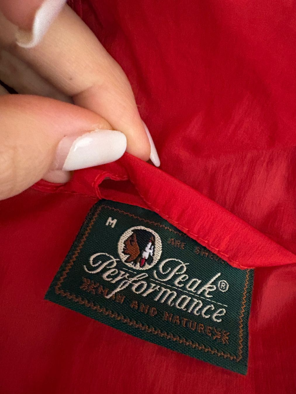 Peak Performance Jacken: Peak Performance Windbreaker, Rot Gr. M Jacke Kapuze – Neu (gemäss Beschreibung) aus Regensdorf von secondchancefashion 4