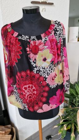 Farbenfrohe Bluse (Desigual), leicht transparent