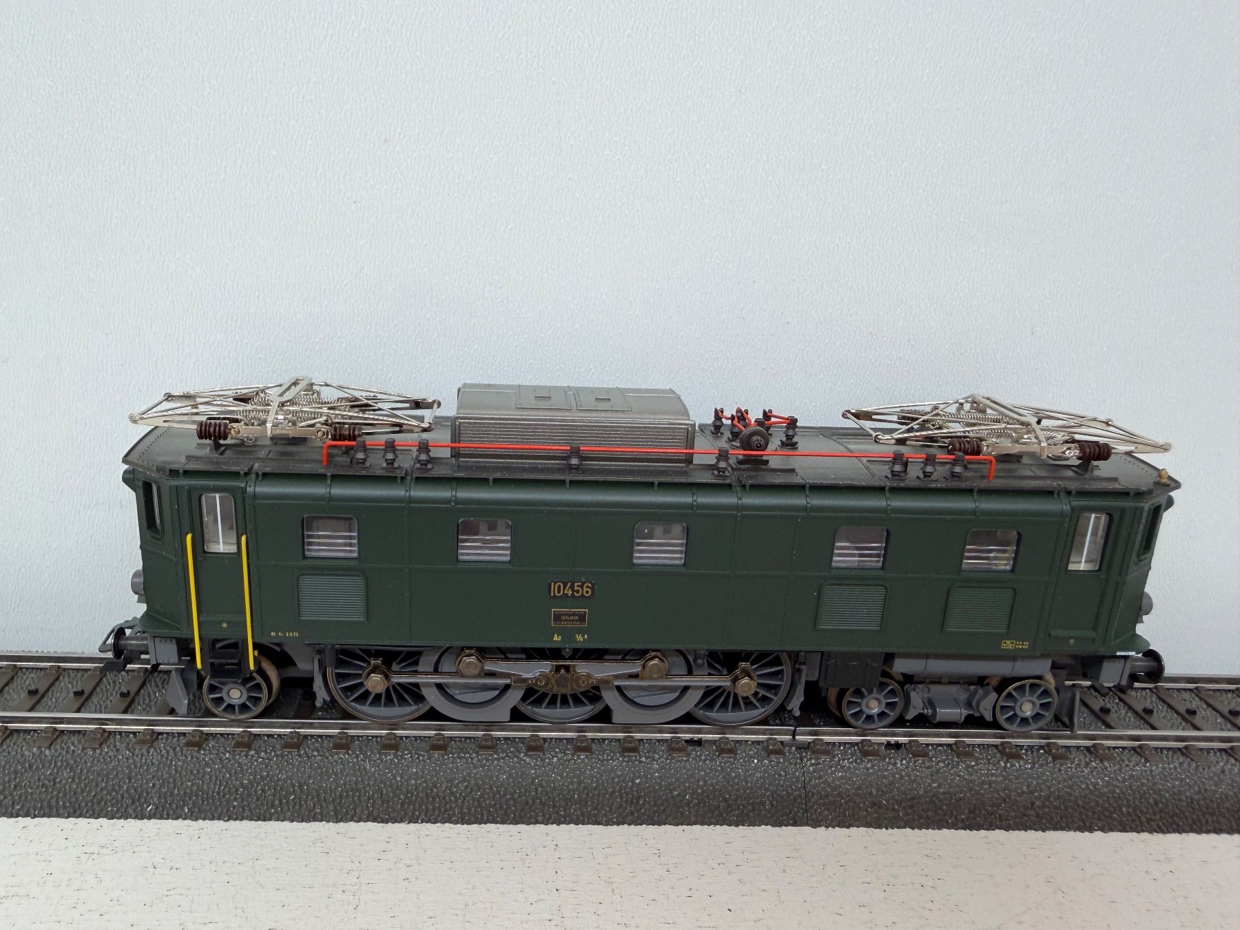 Märklin Modellini di ferrovie: Märklin H0  E-Lok SBB Ae 3/6 10456 / Digital – Usato da Büsserach venduto da ModellbahnDepot 3