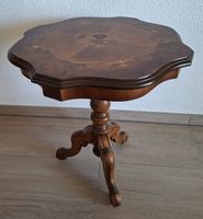 Antiker Beistelltisch Nussbaum, Jugendstil um 1900