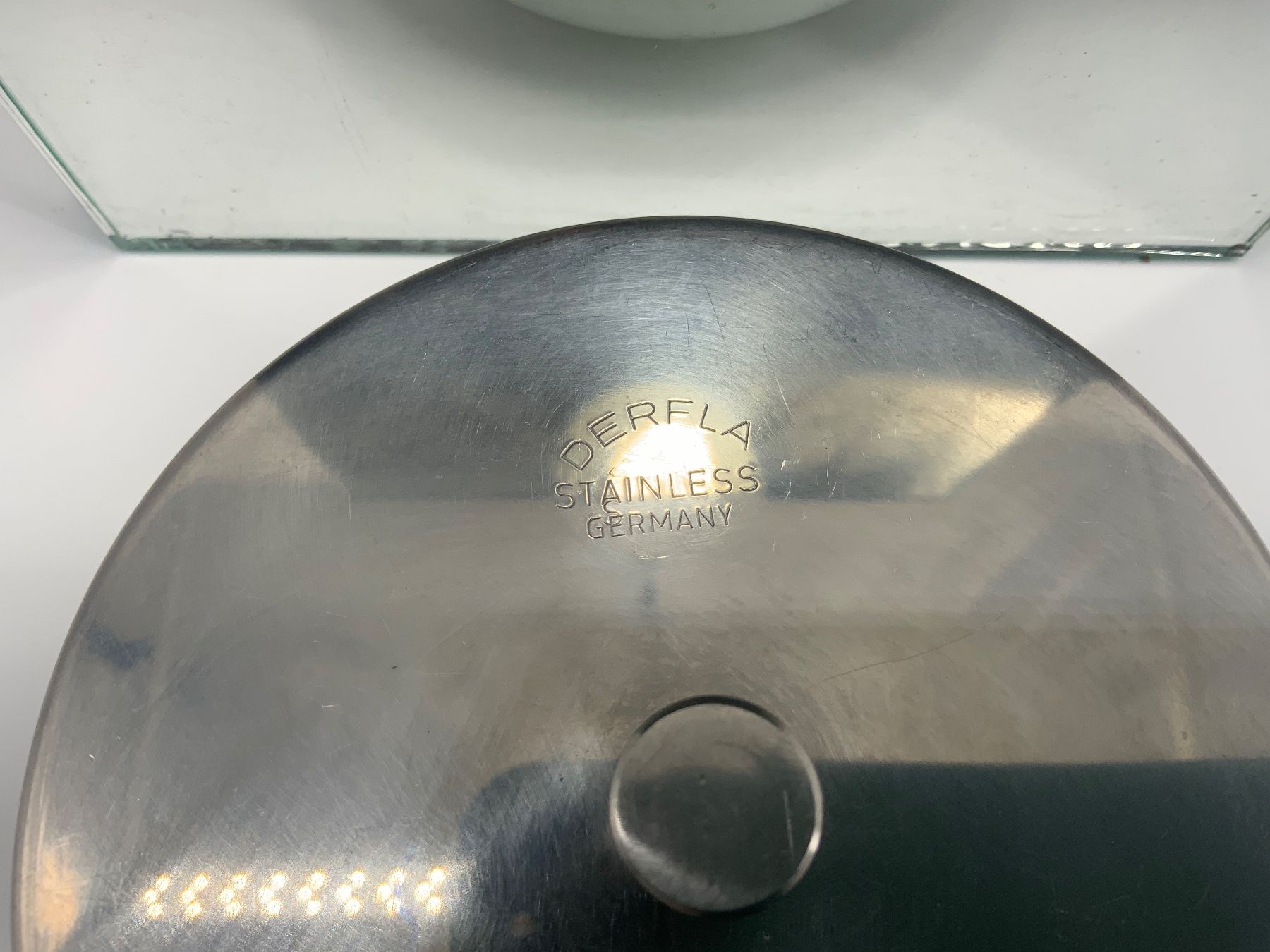 Cura dei denti: Zahnarzt Schale mit Deckel – Usato da Erlach venduto da silvia3235 2