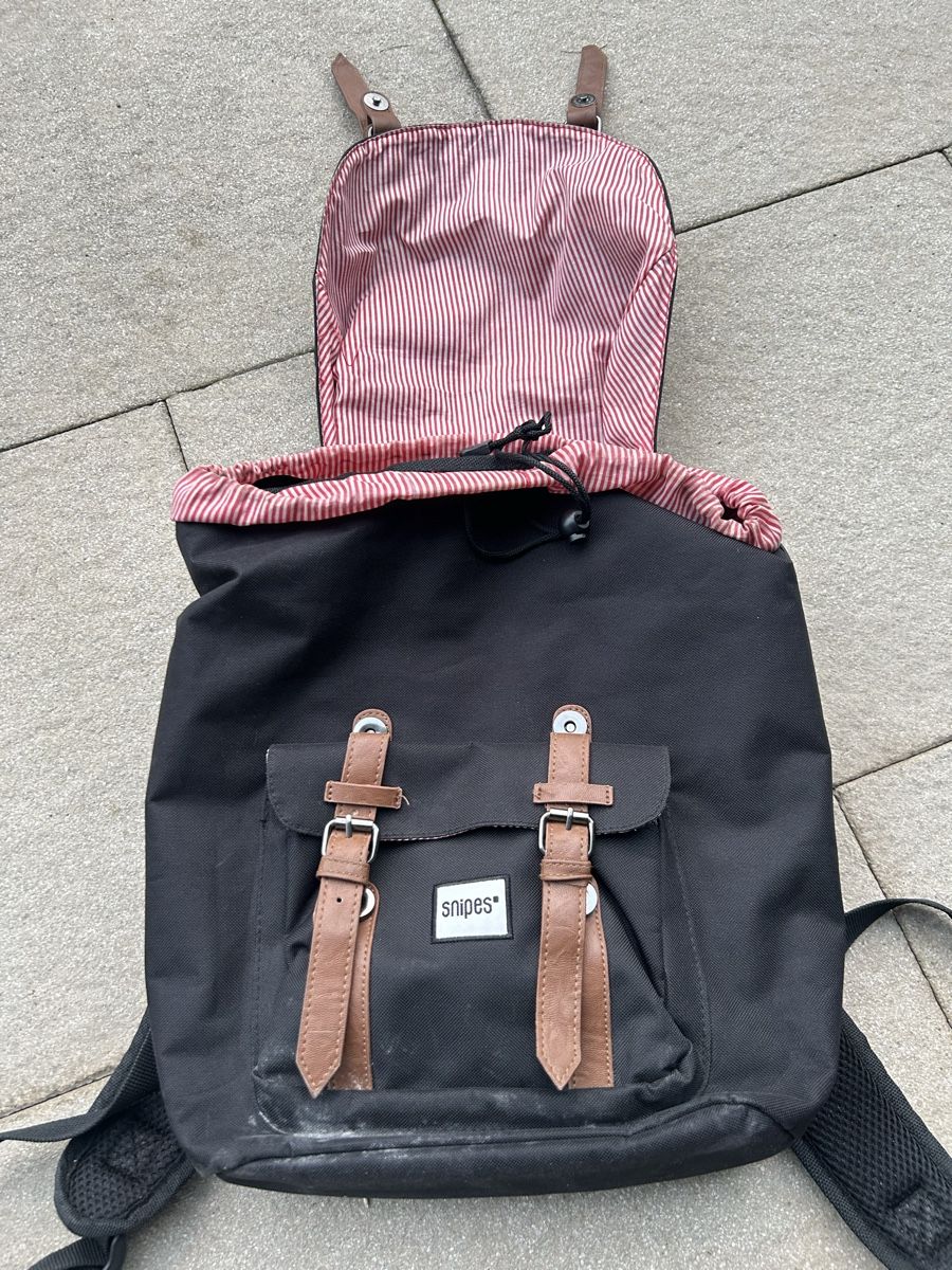 Snipes Sacs à dos: Stylischer Snipes Rucksack schwarz – D'occasion à Brüttisellen par stpe 1