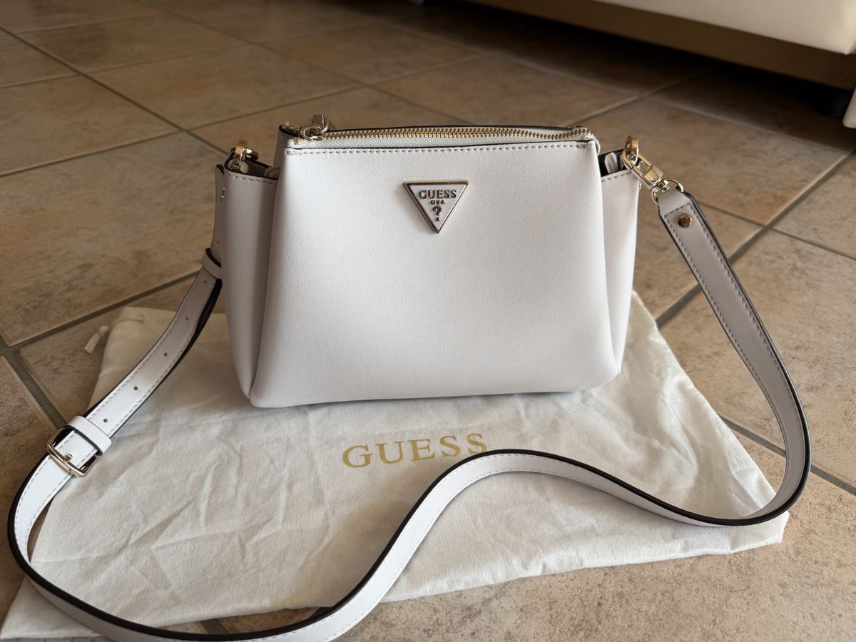 Guess Sacs femmes: Sac à main Guess  – Neuf (Voir description) à Founex par Hyrienne
