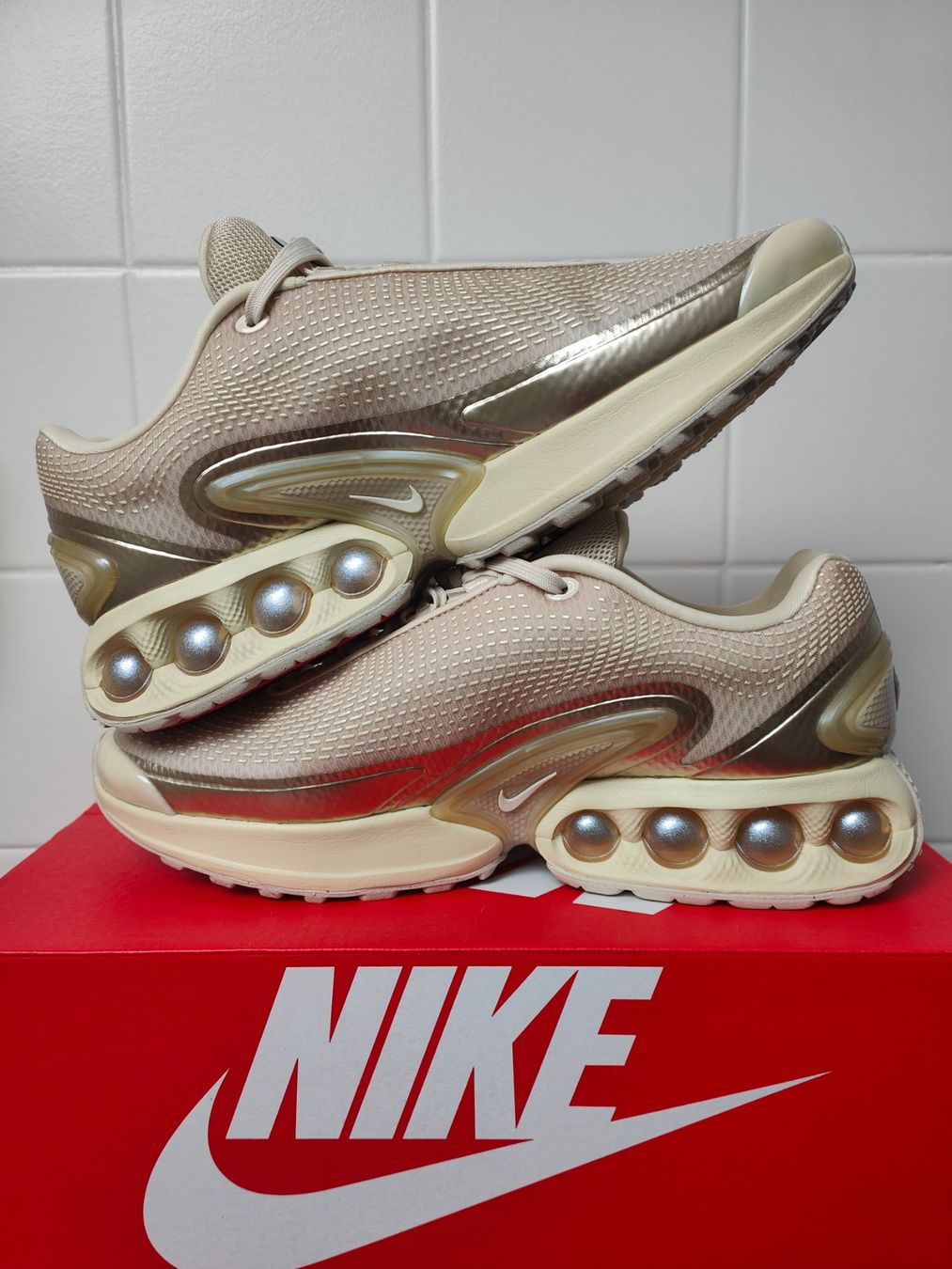 Nike Chaussures hommes: Nike Air Max DN – Neuf avec emballage d'origine à Fleurier par dav_xx8y 1