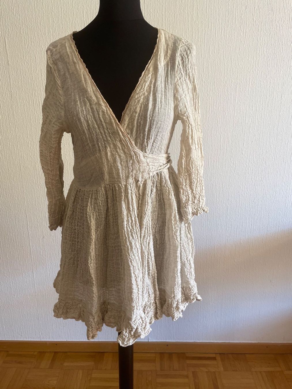 Vestiti: Robe portefeuille en lin – Usato da Vevey venduto da chr_5pvx