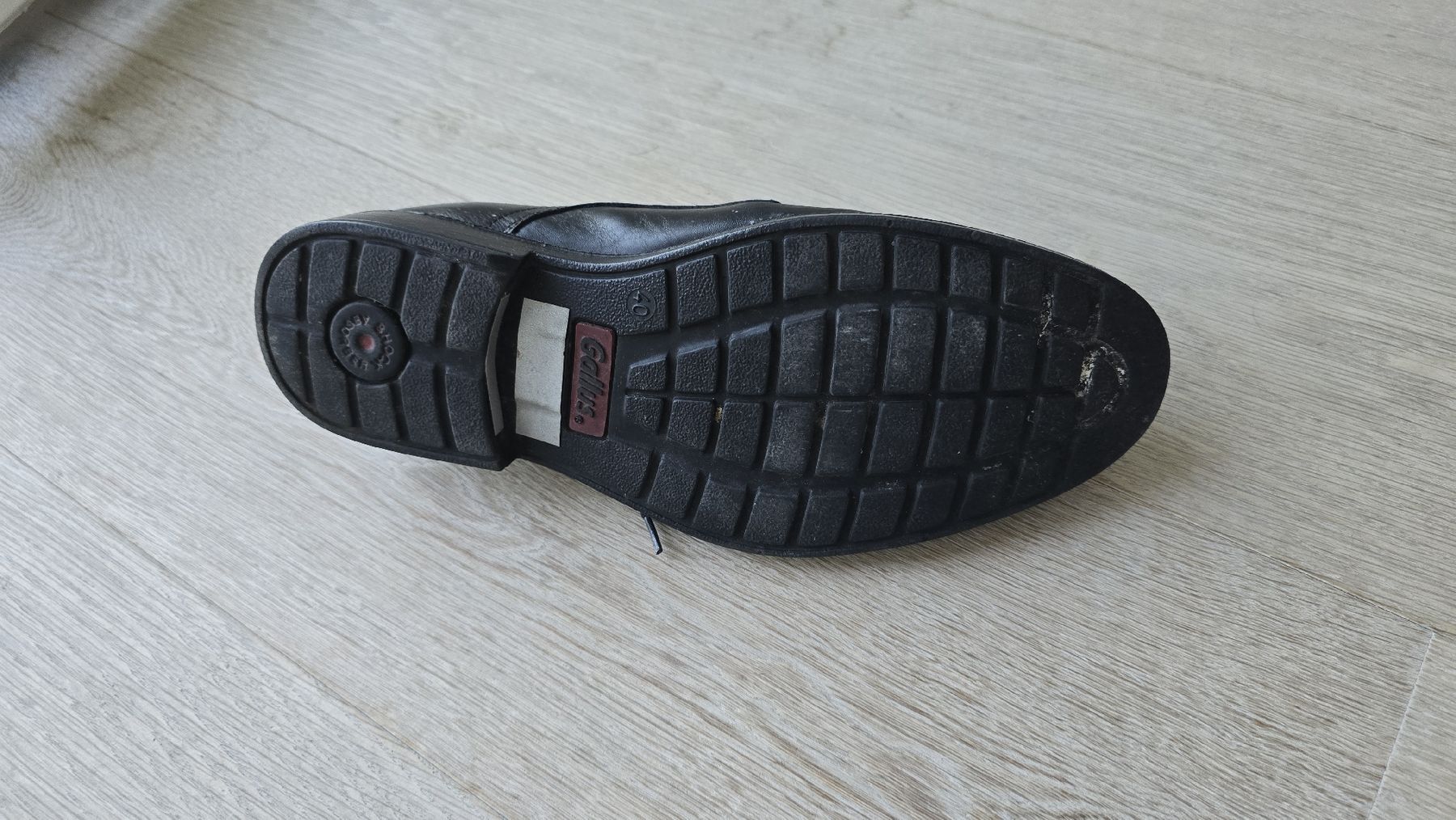 Scarpe da uomo: Lackschuhe – Usato da Hurden venduto da mar_7ssf 2