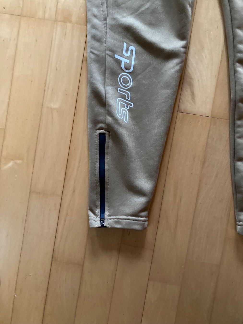 Hosen: Trainerhose – Gebraucht aus Eggiwil von onedollar02 2