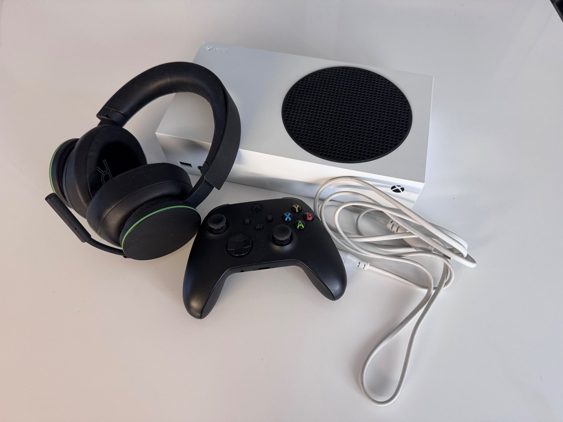 Microsoft Console: XBOX series S mit Controller und Kopfhörer – Usato da Meilen venduto da remitrom