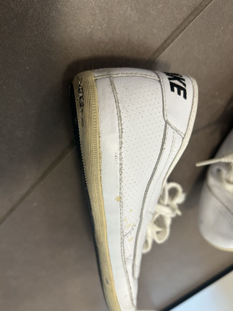 Nike Herrenschuhe: 1 paire de Nike  – Gebraucht aus Villars-le-Terroir von pla_8d6b 4