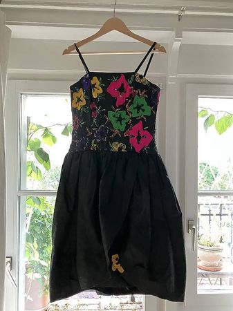 Sehr hübsches Partykleid aus Seide