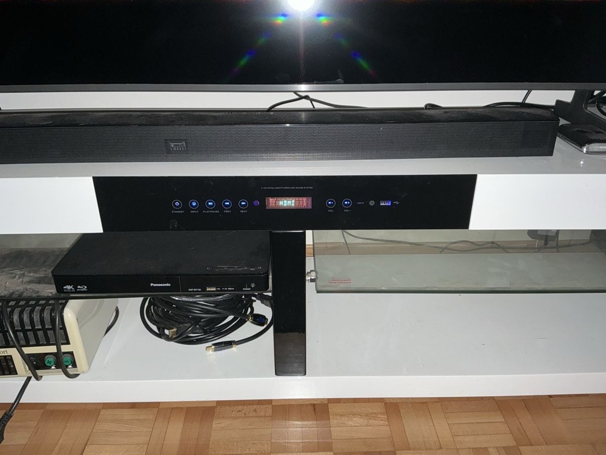 Mobili TV: Tv Gestell mit Boxen – Usato da Basel venduto da Ajscha7o1 1