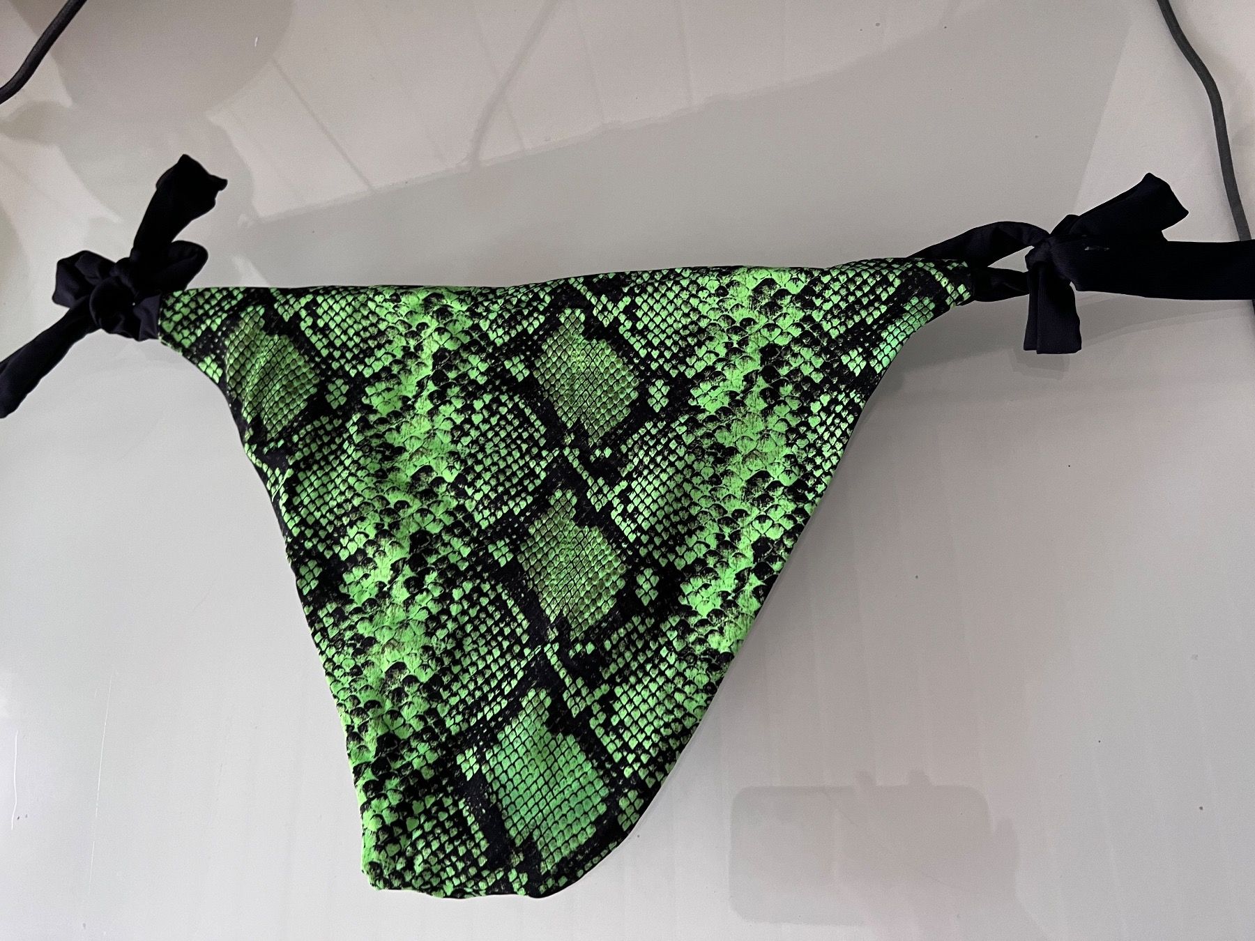 Calzedonia Costumi da bagno & Bikini: Bas de bikini Calzedonia | taille M – Nuovo e nell'imballaggio originale da Charmey (Gruyère) venduto da ya_12 2