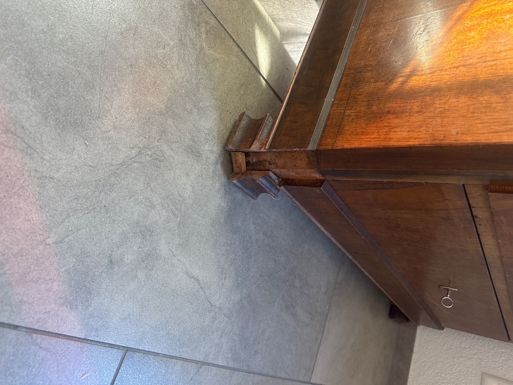 Allestimento di negozi e stand fieristici: Biedermeier Sekretär – Difettoso da Rorschacherberg venduto da sulala 3
