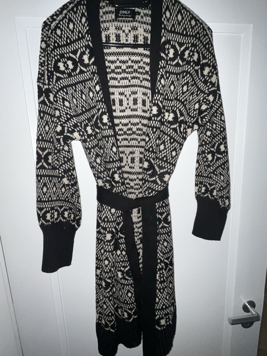 Only Maglioni & Felpe: Gemusterte Strickjacke Gr. S – Usato da Bern venduto da Regi1975 3