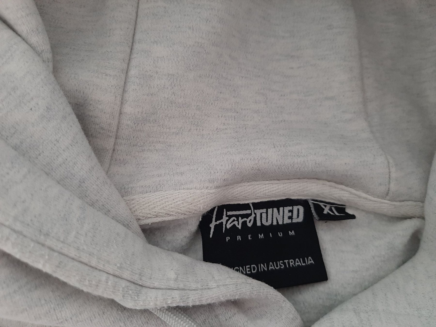 Maglioni & Felpe: Kapuzenpullover Hard Tuned Tokyo hellgrau Gr. XL – Usato da Menziken venduto da Rien1 2
