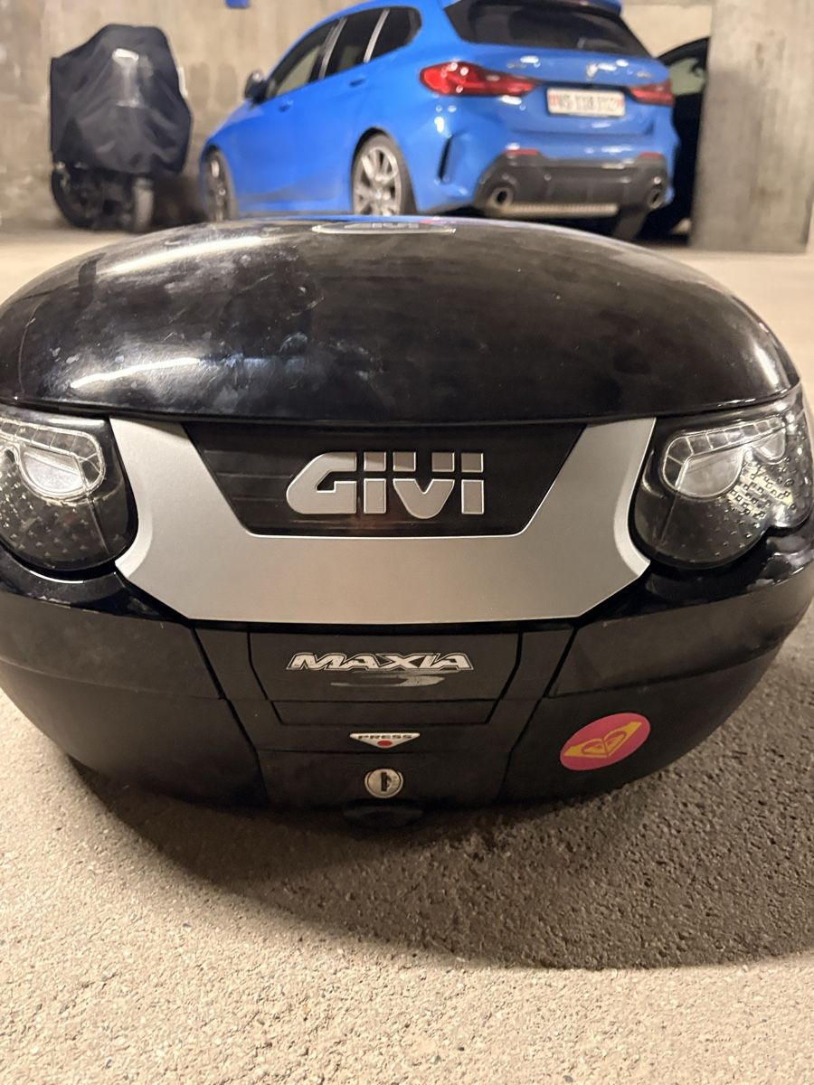 Givi Topcase: GIVI Maxia TopCase – Gebraucht aus Zermatt von cch_hcp5 1