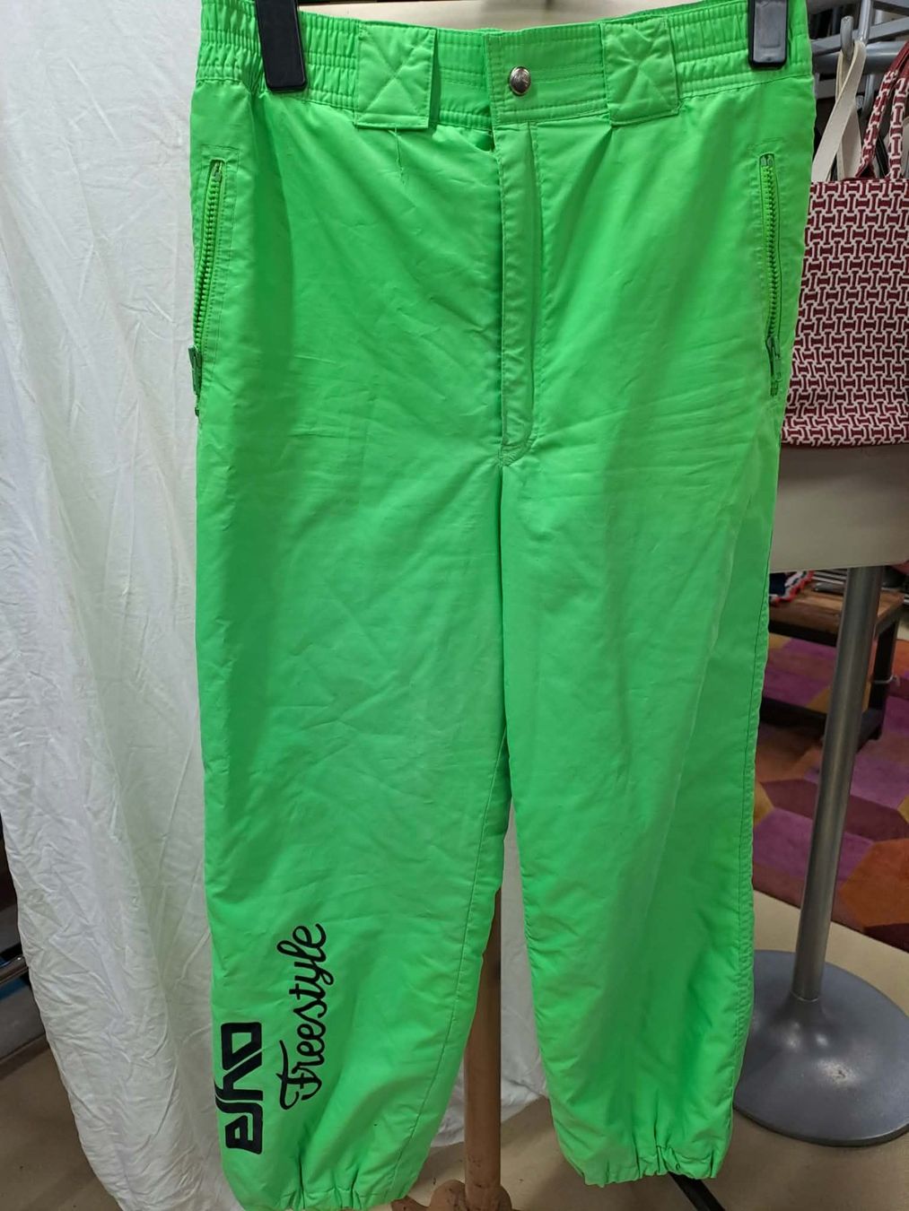 Hosen: Pantalon Elho – Gebraucht aus La Chaux-de-Fonds von Emmaus2300CDF