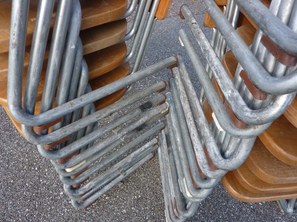 38 Stühle Stapelstühle Holzstühle Freischwinger stapelbar 10