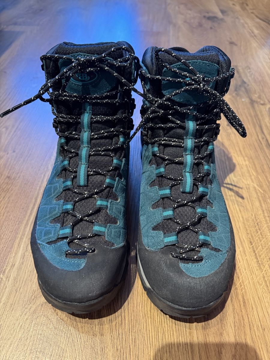 Chaussures femmes: Wanderschuhe Brütting Petrol-Türkis – D'occasion à Täsch par queenofme