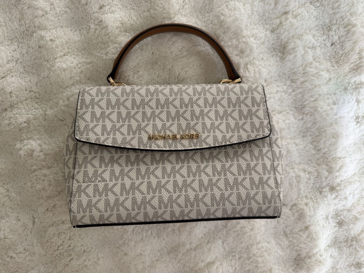 Michael Kors Sacs femmes: Michael Kors Tasche – D'occasion à Rheinfelden par Schoefli74