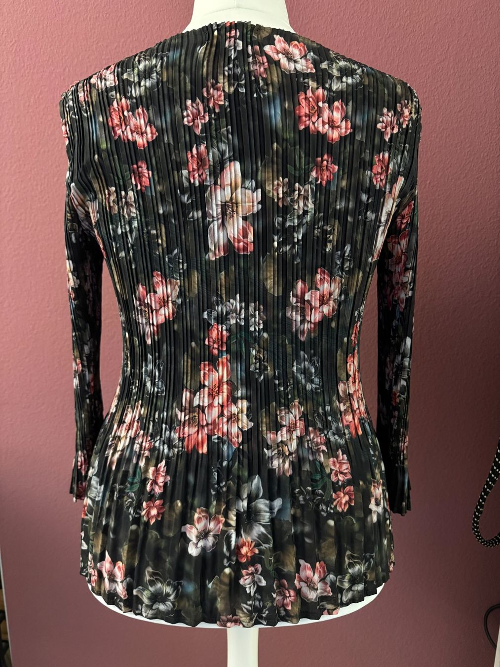 Camicette: Kriss Bluse schwarz-blumig Gr. XL – Nuovo (secondo la descrizione) da Muttenz venduto da einfach-schoen 2