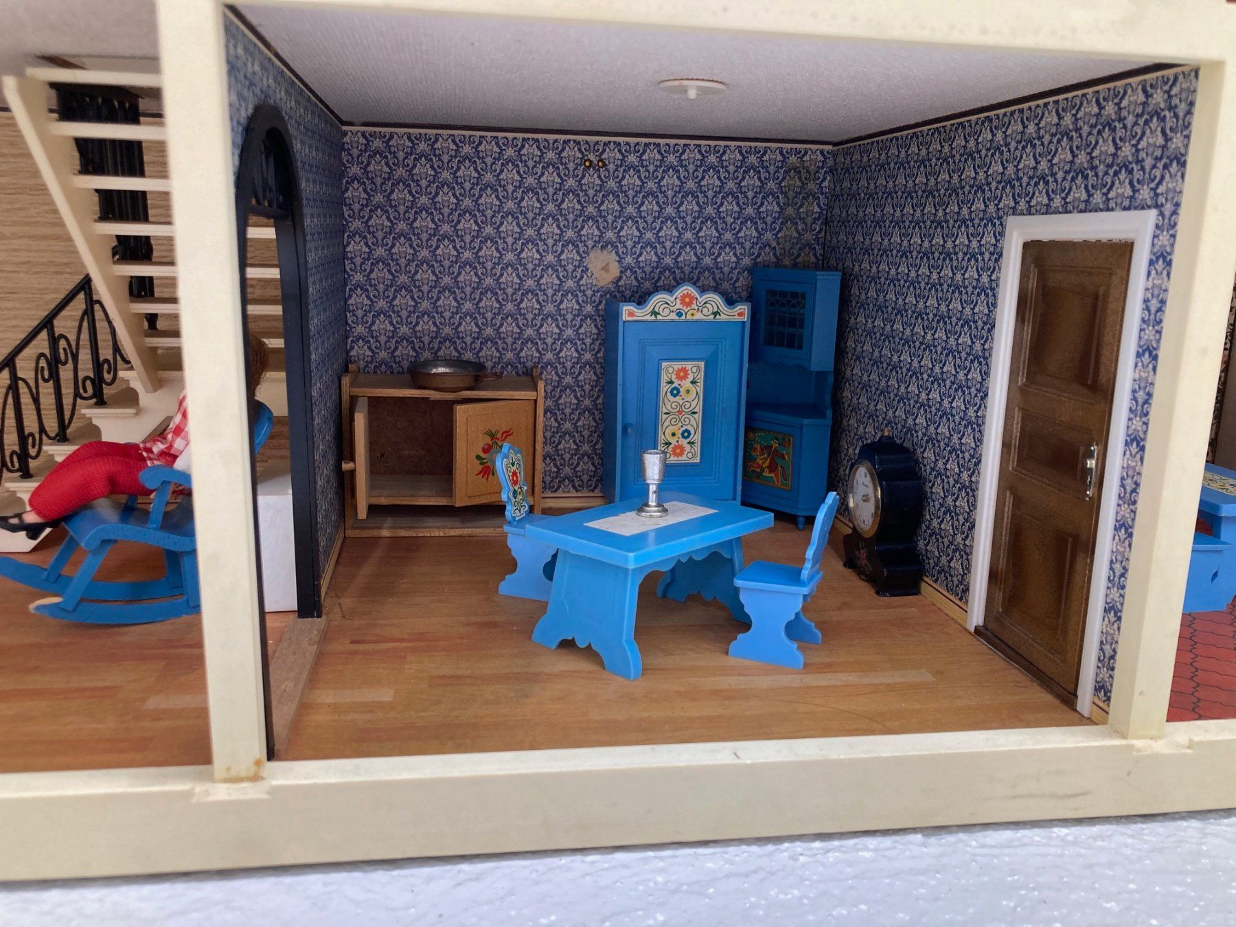 Lundby Puppenhäuser & -möbel: LUNDBY Puppenhaus mit Möbeln Original – Gebraucht aus Bertschikon Gossau von Phermes 1