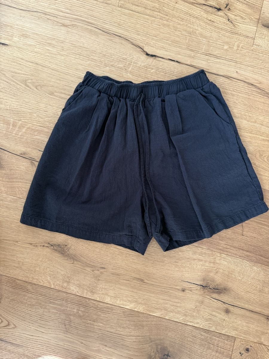 Shein Pantaloni: Shorts – Nuovo (secondo la descrizione) da Andwil SG venduto da Skyline21