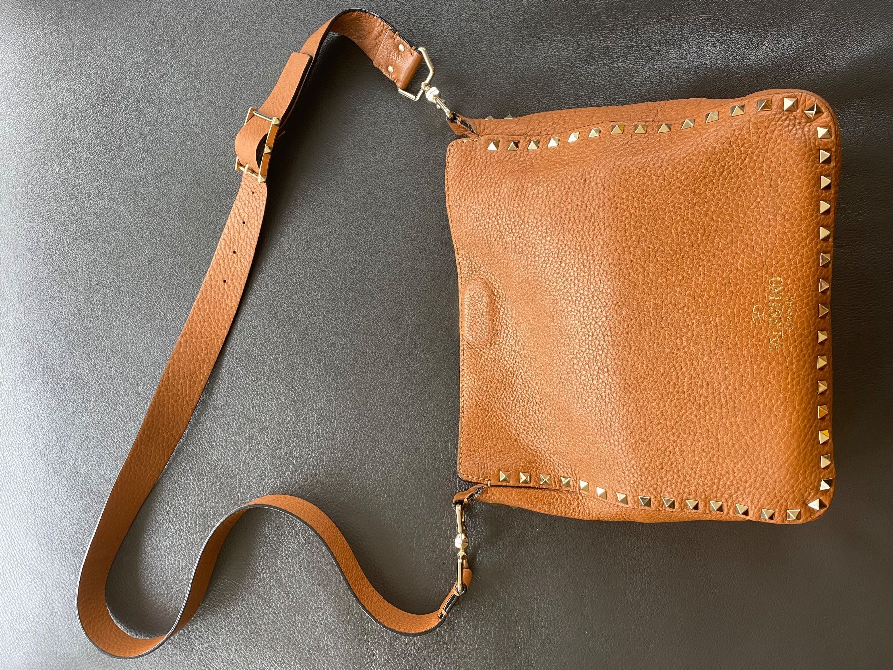 Valentino Taschen für Damen: Valentino Garavani Rockstud Hobo Small – Neu (gemäss Beschreibung) aus Oberägeri von diamante100 4
