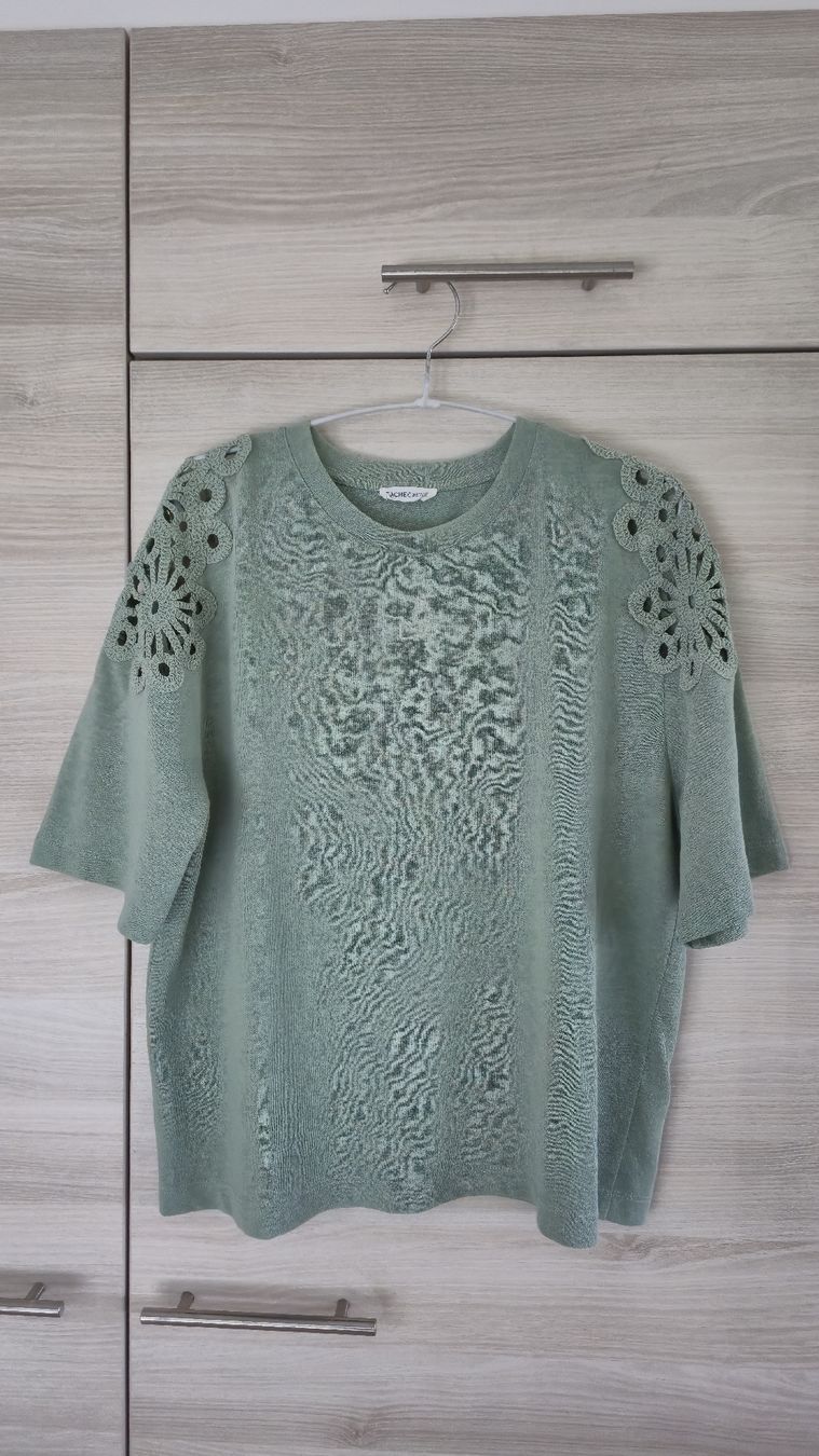 T-shirt: Haut vert, épaules ajourées, Cache Cache, T.40 – Usato da Bussigny venduto da Carugas