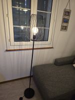 Stehleuchte schwarz Drahtgestell Metall