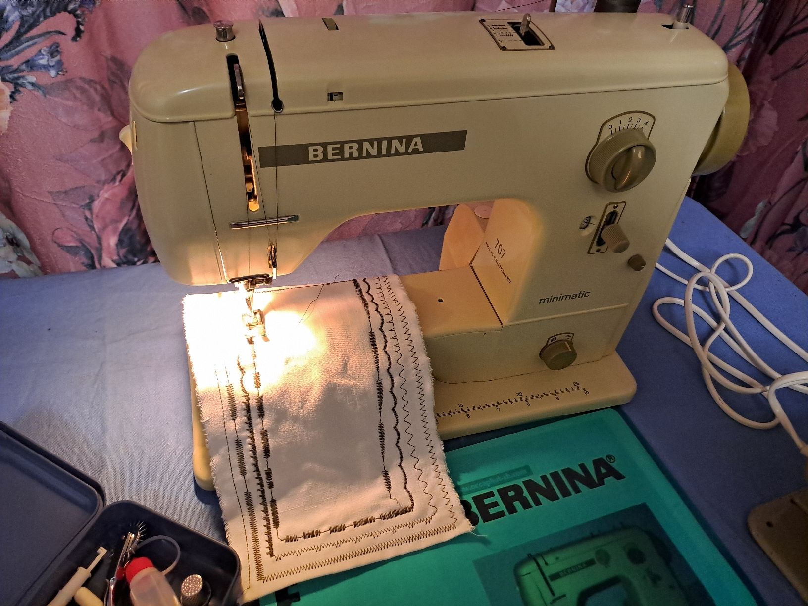 Bernina Machines à coudre: Bernina 707 minimatic – D'occasion à Belp par amalija