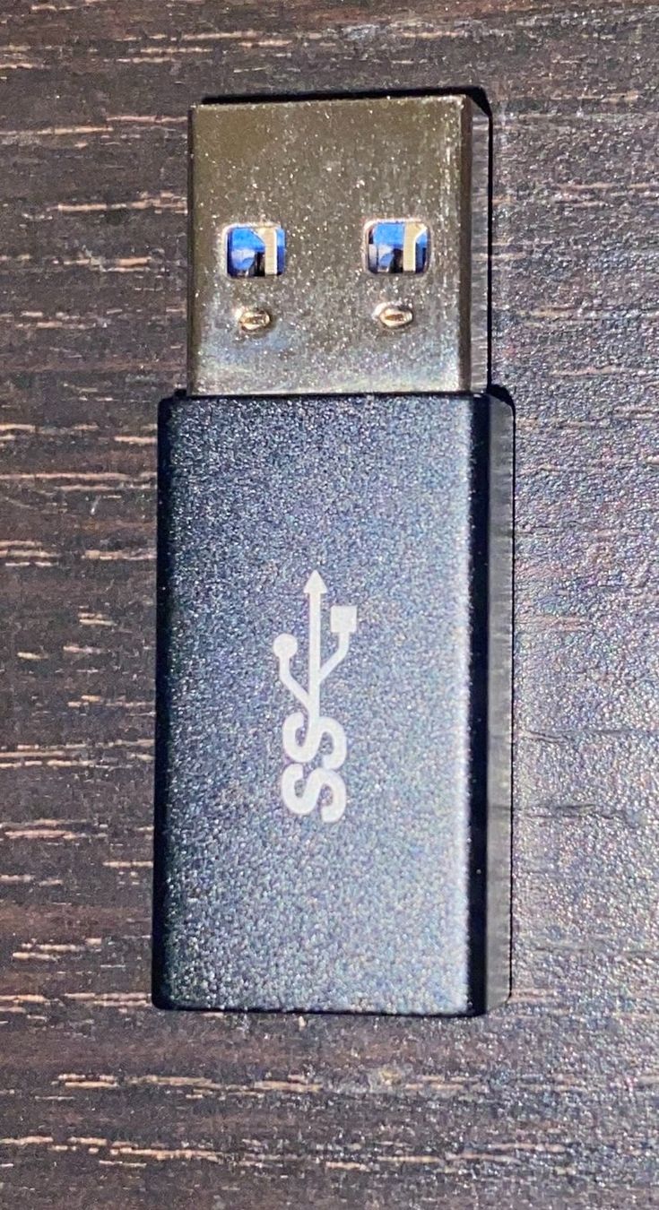 Lecteurs & Adaptateurs: USB-A Stecker zu USB-C Buchse - Adapter – Neuf avec emballage d'origine à Winterthur par YaV