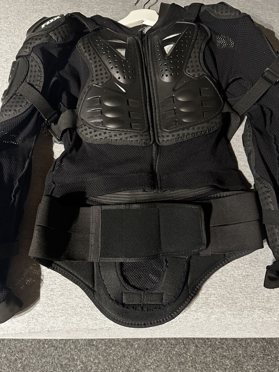 Fox Schutz & Schoner: Protektorenjacke Fox schwarz – Gebraucht aus Weier im Emmental von dom_k 2