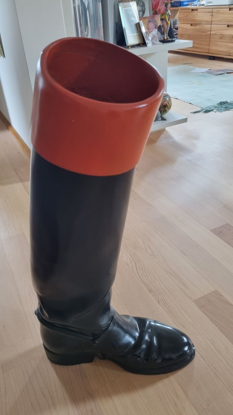 Altri mobili per ufficio: Schirmständer in Form eines Reitstiefels – Usato da Zürich venduto da Reimann3 1