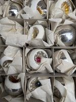 12 Christbaumkugeln Glas reflektierend Vintage Zustand