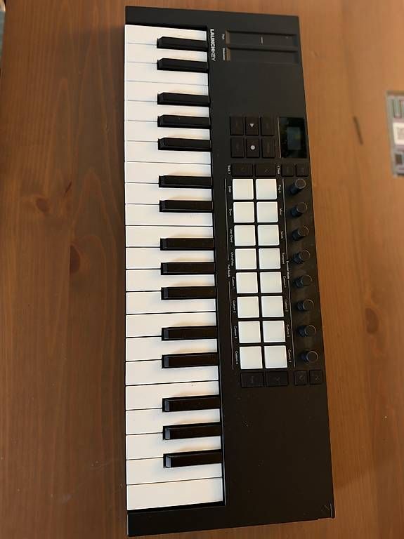 Strumenti musicali: Novation Launchkey Mini 37 MK4 – Usato da Basel venduto da michael405