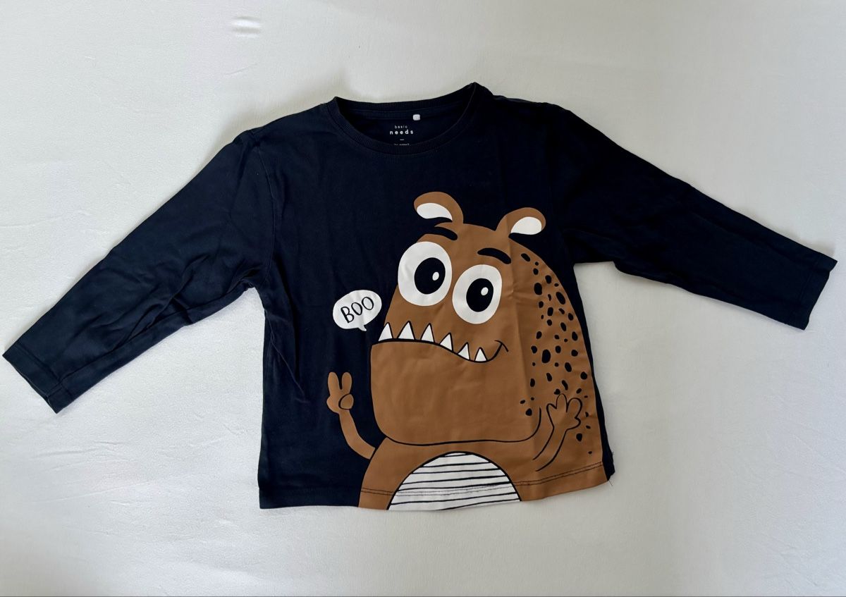 Name It Chemises, T-shirts & Polos: Name it Longsleeve 110 blau Monster – D'occasion à Rebstein par wendy321meins