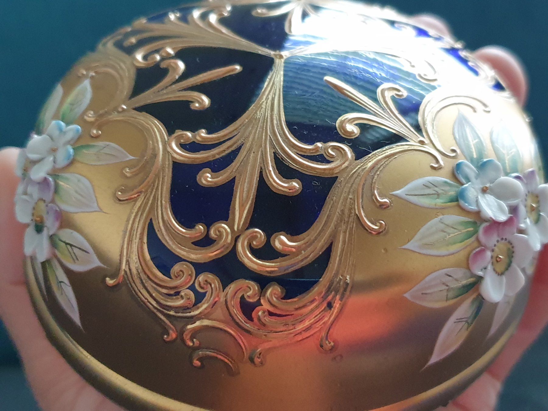 Bicchieri: Antike Bohemian Glasdose mit Deckel – Usato da Lengnau BE venduto da Mango888